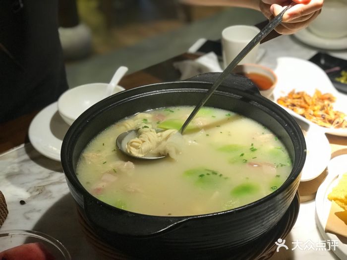 客缘民间菜(兴梅路店)腌笃鲜小馄饨图片