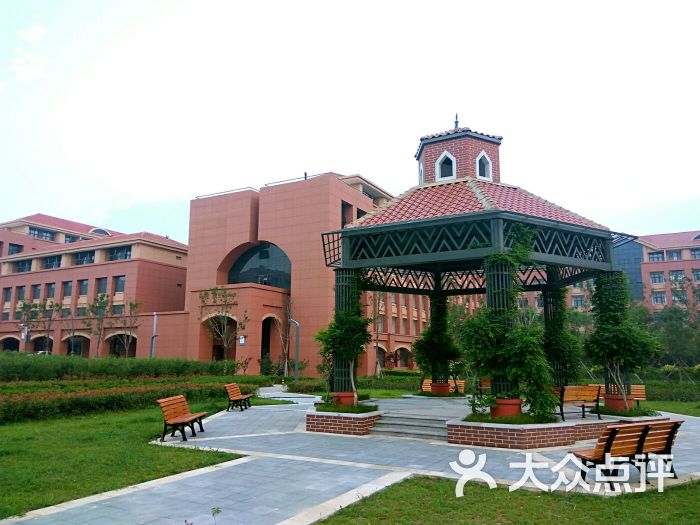 山东大学青岛校区(青岛校区)宿舍楼图片 - 第1张