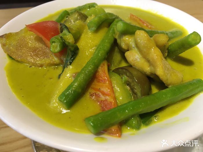 绿咖喱鸡饭