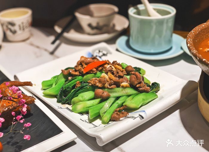 大鸽饭(岗顶二店)-菜心炒鸽杂图片-广州美食-大众点评网