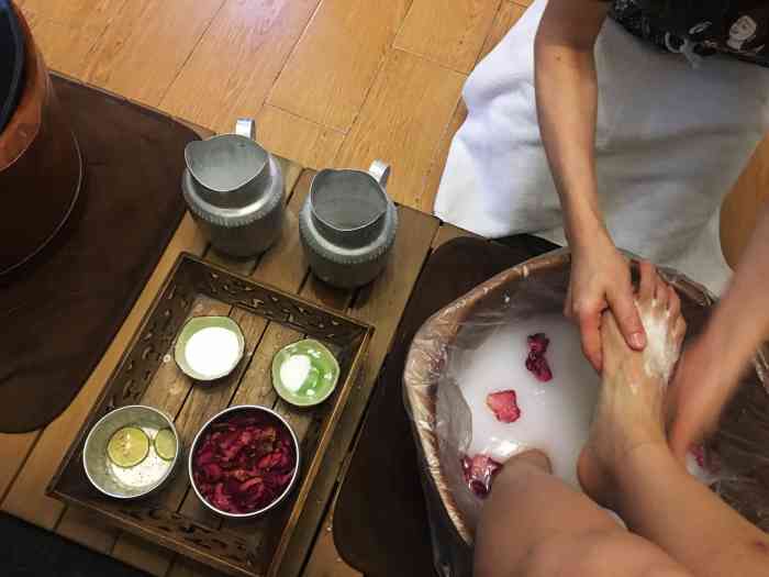 nature61萃阁泰式按摩spa-"去到先洗脚,泡一会儿