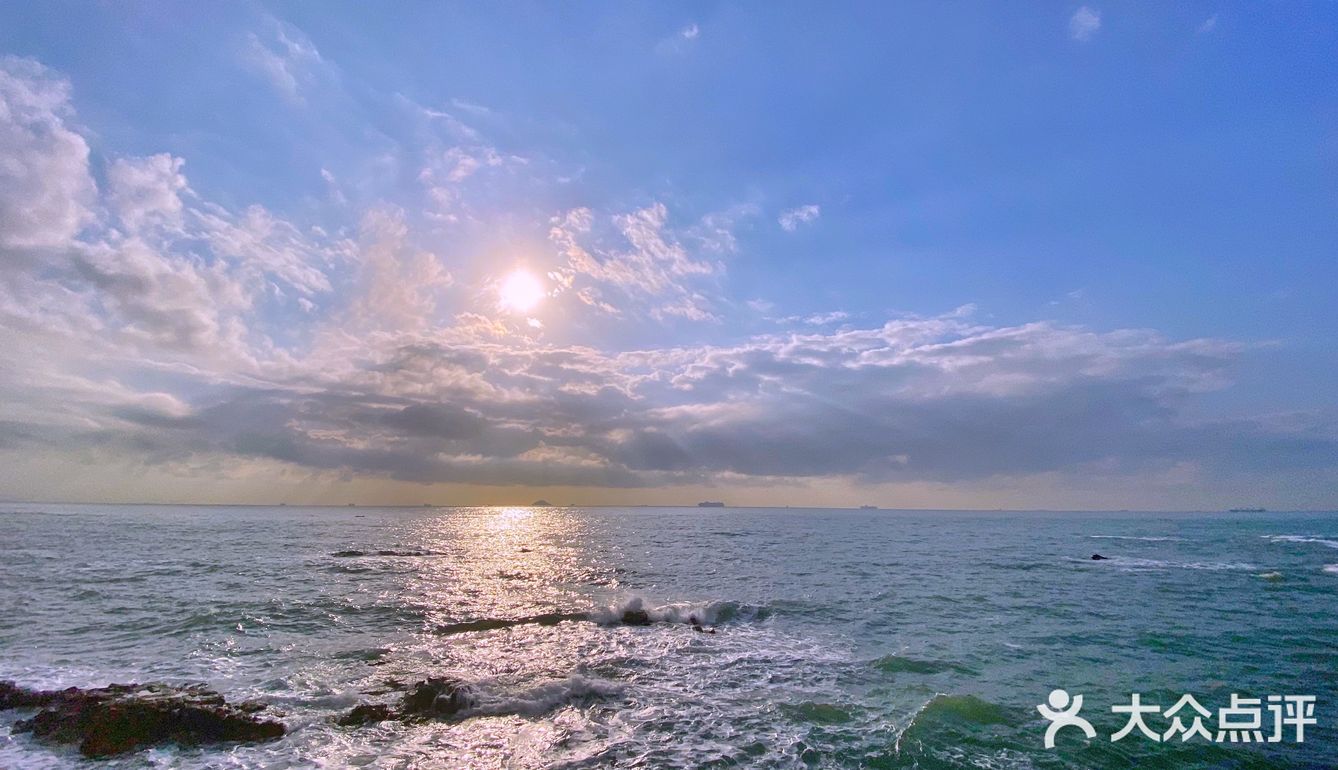 可以说是青岛非常美非常惬意的海边风景了