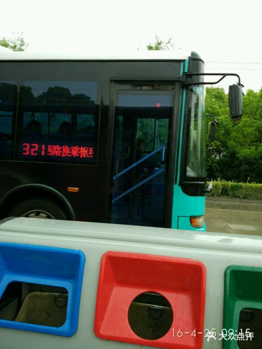 公交车(321路)图片