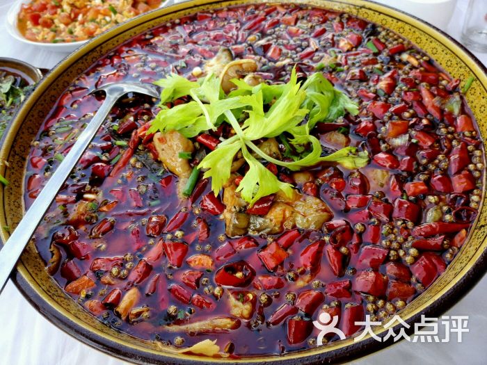 特色肥肠乌江鱼