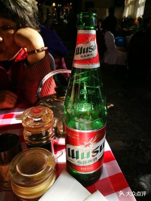 西域驿品乌苏啤酒图片