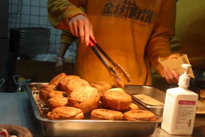 饼万兴金丝牛肉饼(火车站店)-"特地绕路来尝试一下这家饼饼,事实证明