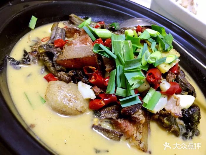 老妈家庭厨房黄鳝腊肉煲图片