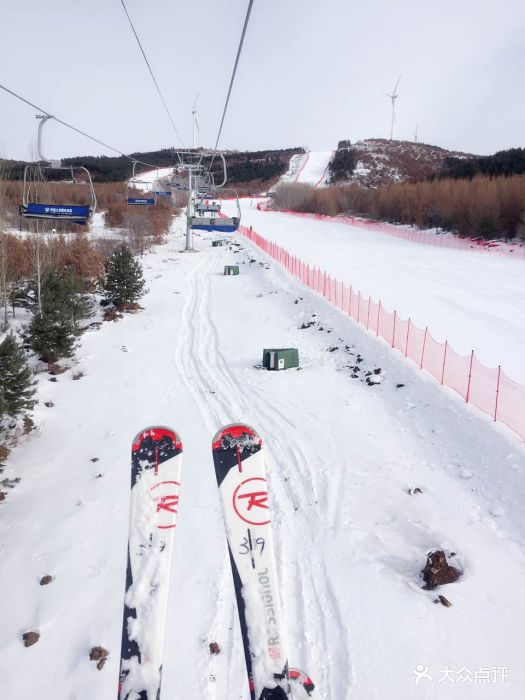 奥悦碾子山国际滑雪场图片