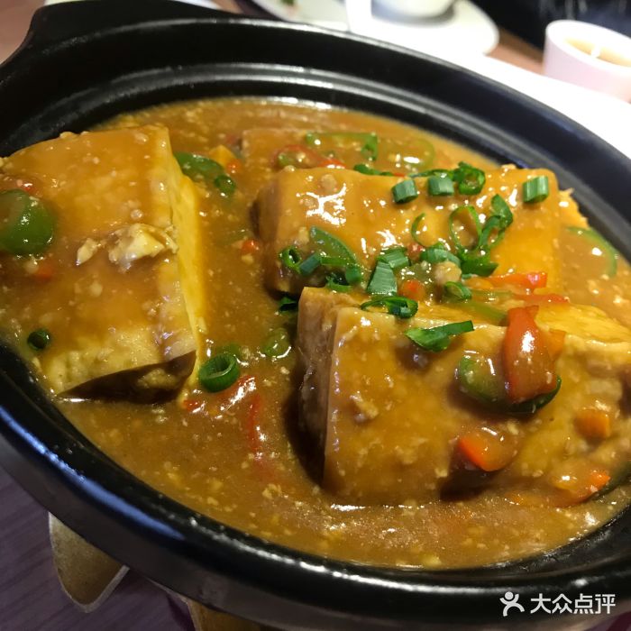 鑫金顺时尚湘菜小龙虾砂锅豆腐煲图片