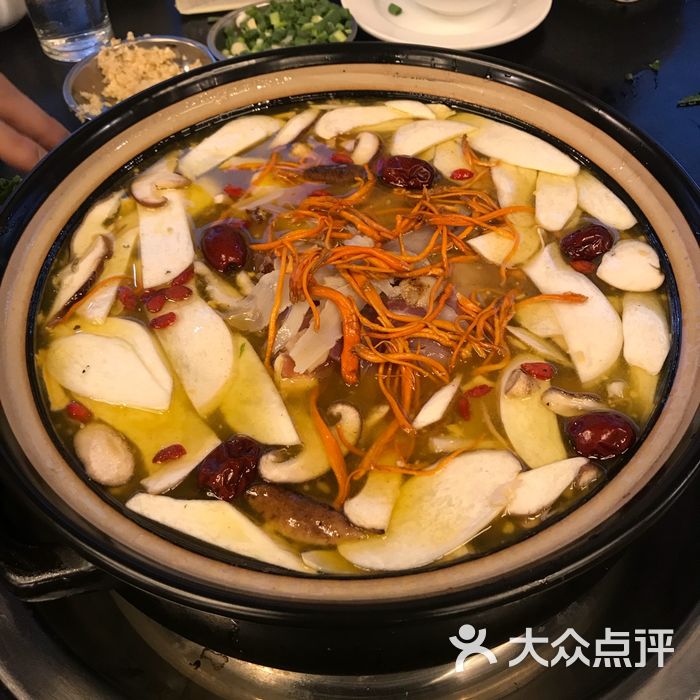 云南天麻火腿鸡