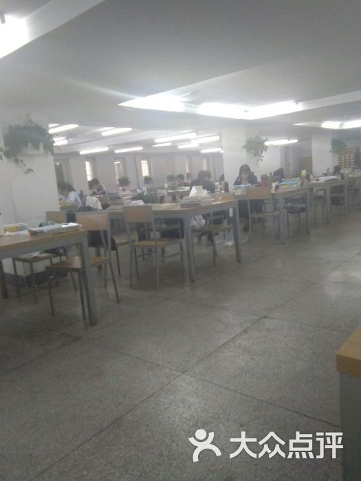 太原理工大学虎峪校区图书馆图片 - 第2张