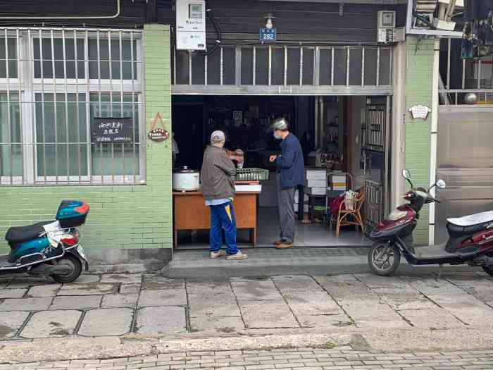 西兴老街豆腐店-"老街里的豆腐店,人气非常的足! [薄荷.