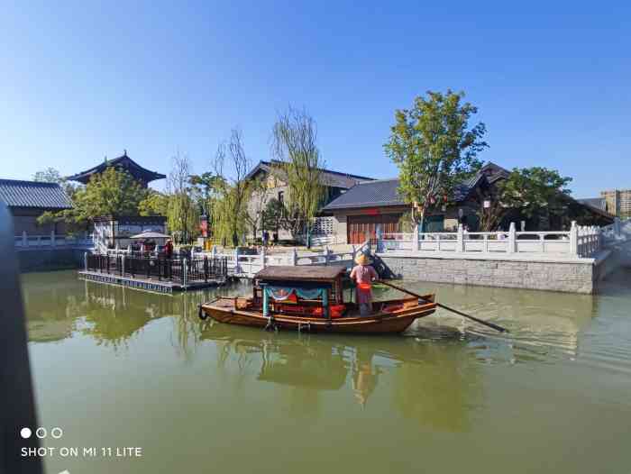 无想水镇景区"我是刚从拈花湾回来,想说不要钱就来转转呗.