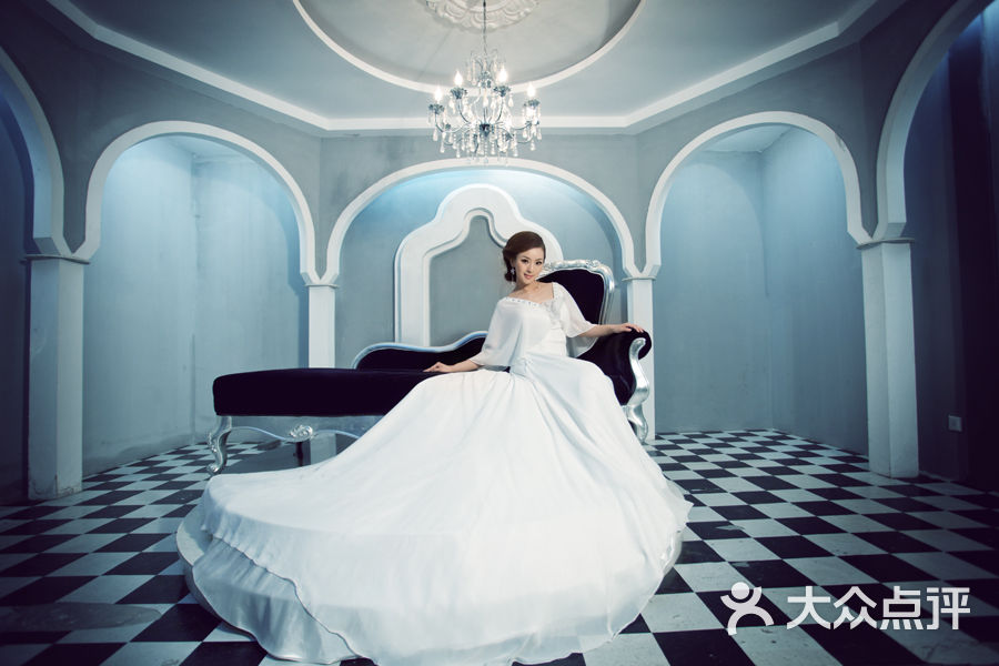 2026年婚纱设计方案趋势：避开这3个坑，预算省下8000元