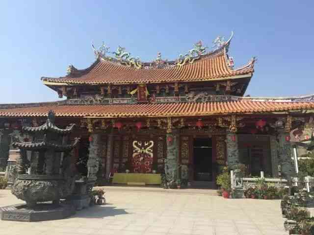 李氏宗祠"曾厝垵李氏宗祠,位于曾厝垵北部,闽南传统.