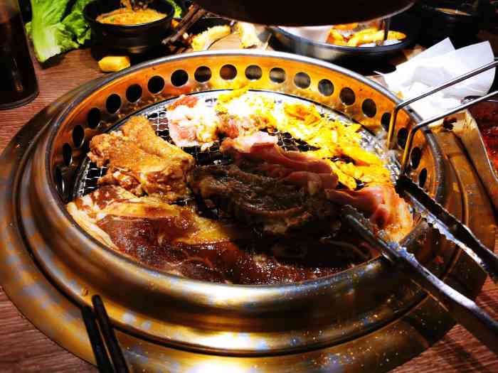 火炉火自助餐(顺义华联店"第二次来了,两个人会赠一份和牛拼盘,结账