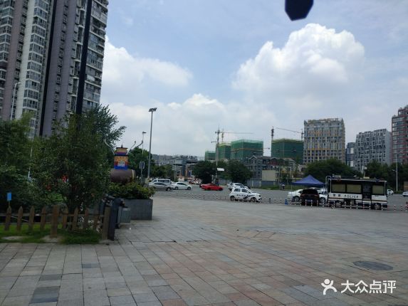 韩国城购物中心