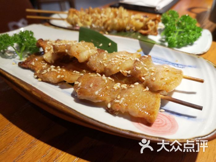 烤五花肉串高清_烤五花肉串图片_碳烤五花肉串_烤箱烤五花肉_视安网