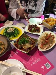 重庆胡桃里人均消费_胡桃里图片