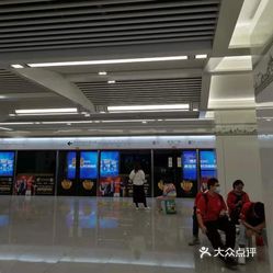 金湖广场地铁站