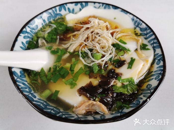 竹枝豆张记鸡汤豆腐花(新场古镇店)桃胶鸡丝豆腐花图片