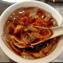 凉粉用什么糖好吃 Cl21GRDX9Cl6Jh18HIzK9AnWYhH41KQQ18iAWJfMhEqgyRN0TVJ3isxCoRdI3HU3F5u7J_jS4MuCaeLAHD0KTg.jpg