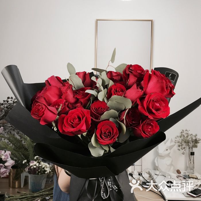 f·for 你的花儿 花艺工作室52支红玫瑰大花束图片 - 第54张
