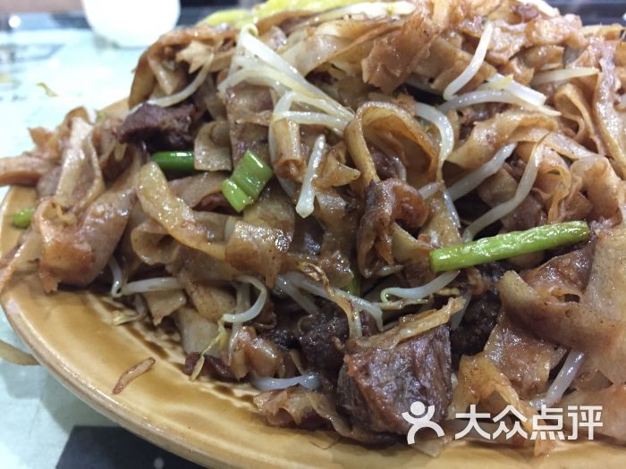 牛肉原罐焖饼