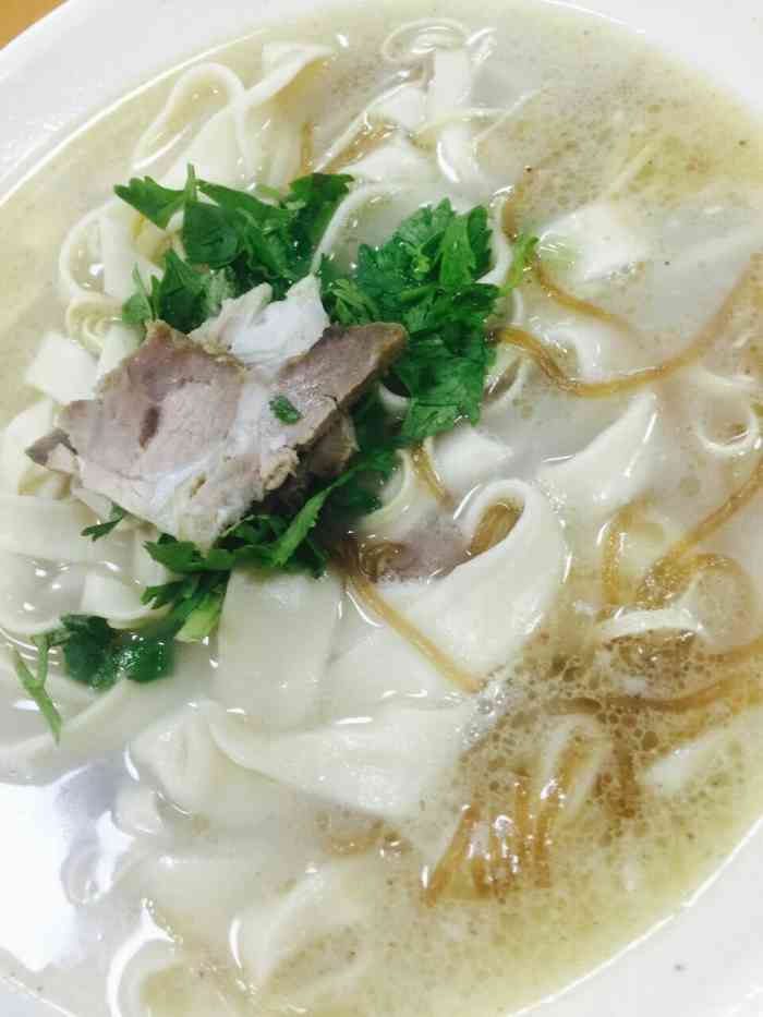 魏老三滋补烩面-"烩面味道不错,不知道正宗的郑州烩面里都是.