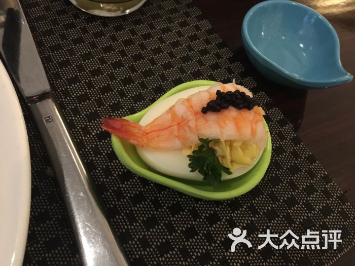 有一首英文歌的一句是沙拉沙拉啦啦啦-英文