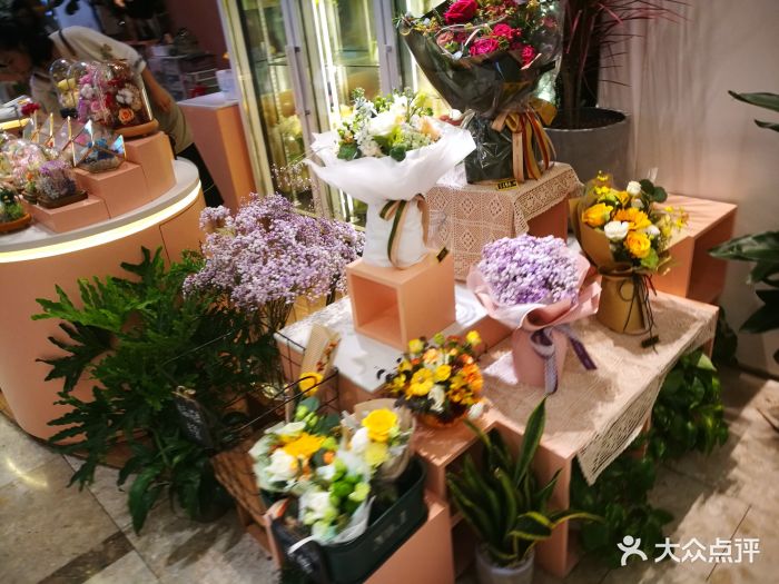 丽影广场位于客村地铁站出口上盖,分一期,.-丽