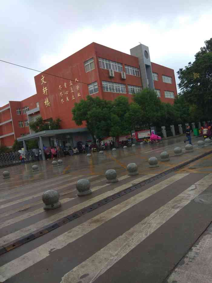 南昌市京东学校-"位于飞燕路与高新大道交界处,学校有