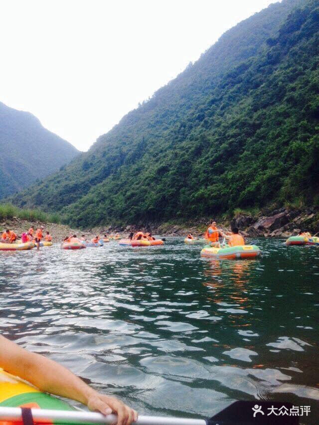 云乐山青龙峡漂流