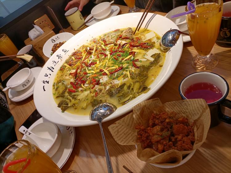 三哥老坛子酸菜鱼(大理店)