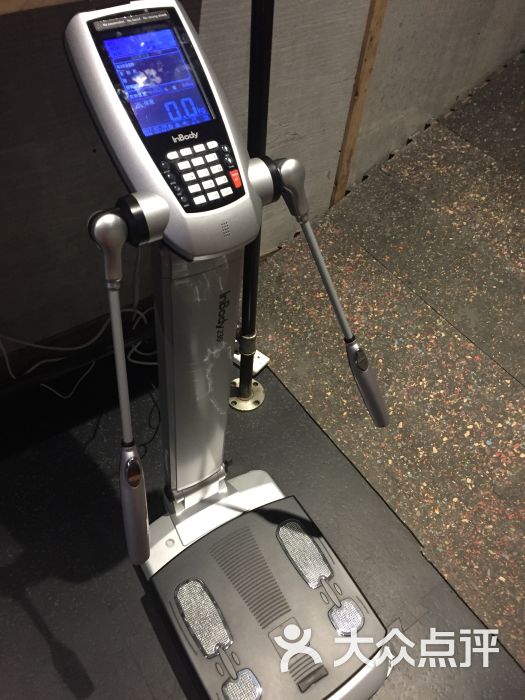 ULife悦体健身:小团课形式,开在商场里面,略有