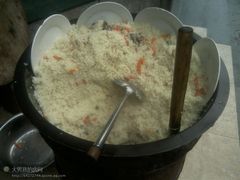 手抓饭-哈利德新疆餐厅