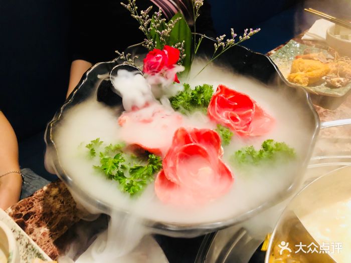 泰灵艳泰式火锅料理玫瑰牛舌图片 - 第13张