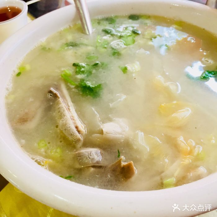 亚六潮汕美食咸菜猪肚汤图片