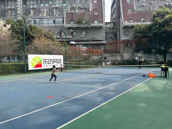 乐动网球(一品天下校区"教练非常的专业!感觉自己以前都花了好多冤.