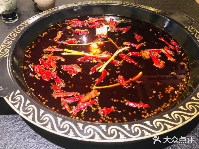 东巴汉子老火锅(南坪店)红汤锅底图片