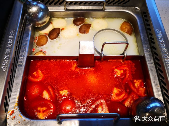海底捞火锅(龙盛广场店)番茄三鲜双拼锅底图片