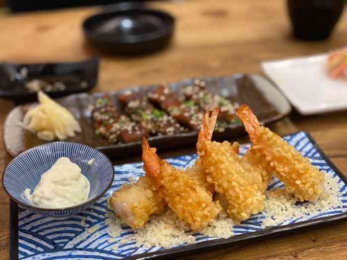 虎白料理(光谷店)-"点了鹅肝汉堡和鹅肝寿司,不知道是不是我真.