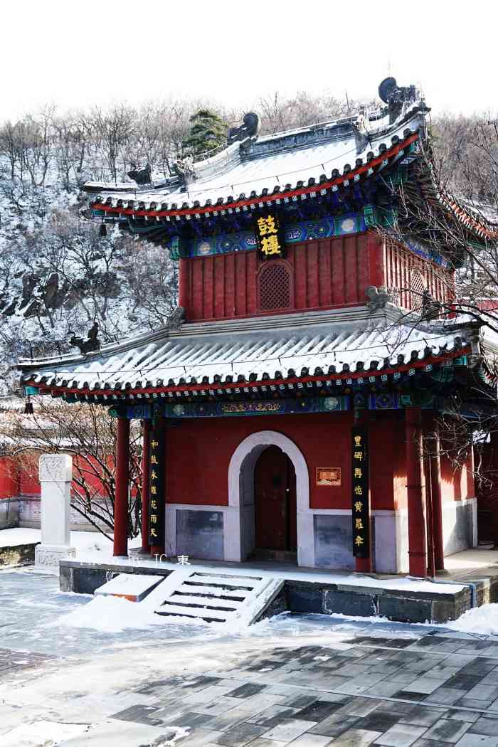 戒台寺-"戒台寺风景区,位于北京门头沟区山区,与潭.