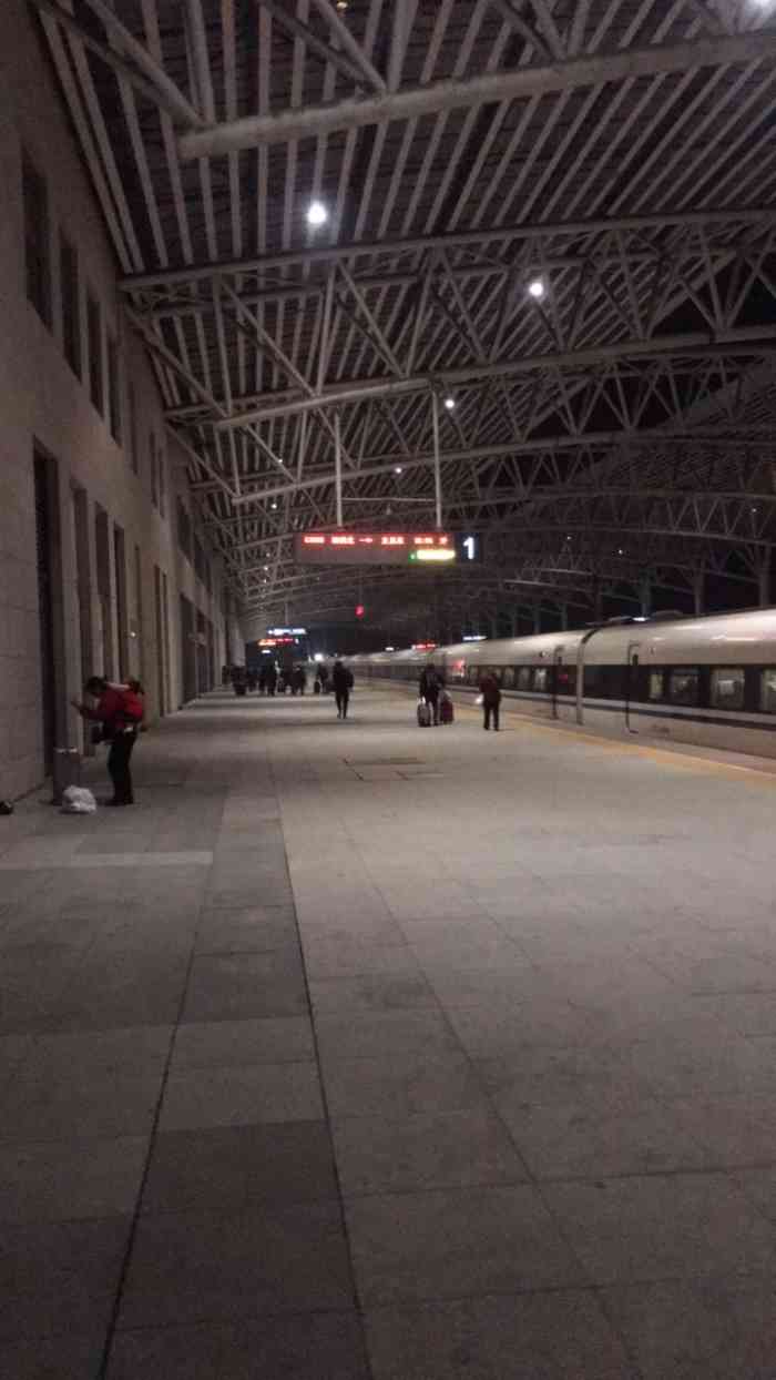 天门南站-"今天要离开仙桃了,从天门南站坐车到武汉,.