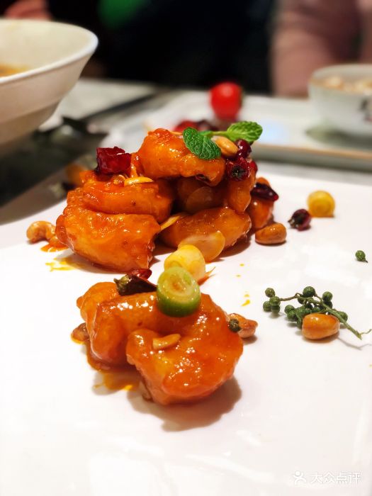 映水芙蓉(百盛淮海路店)宫保大虾球图片