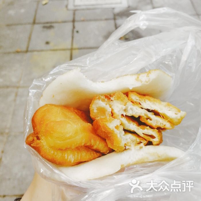 米饭饼夹油条