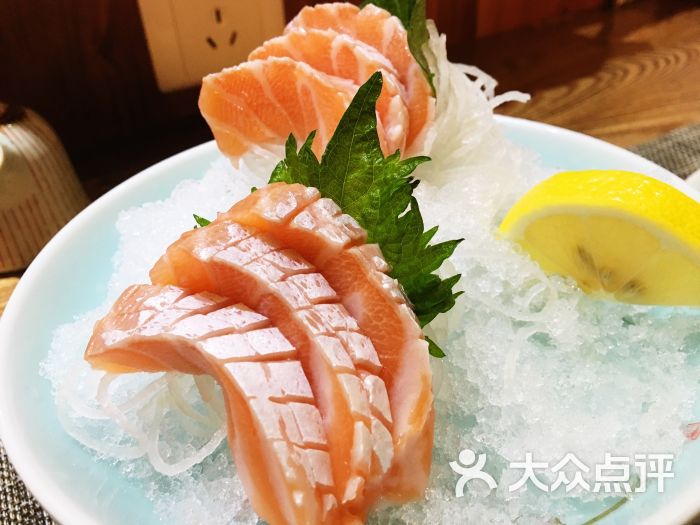 花见肆里日本料理(农科路店)三文鱼腩刺身图片 - 第27张