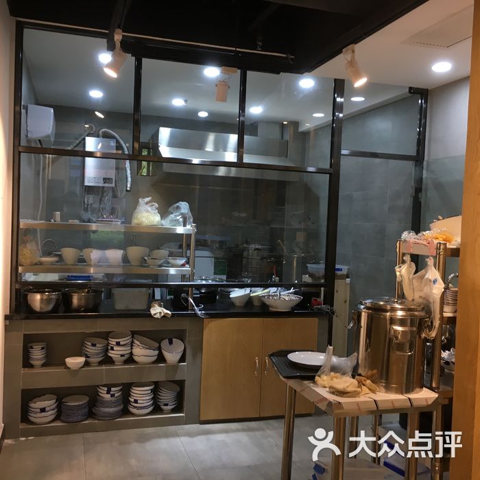 谢记名堂包子铺