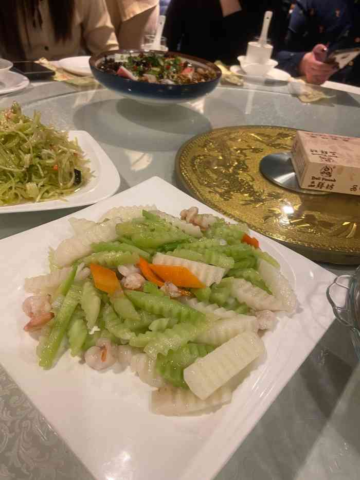 品膳坊奉天味道(松山西路店"他家里头环境还是挺不错的.