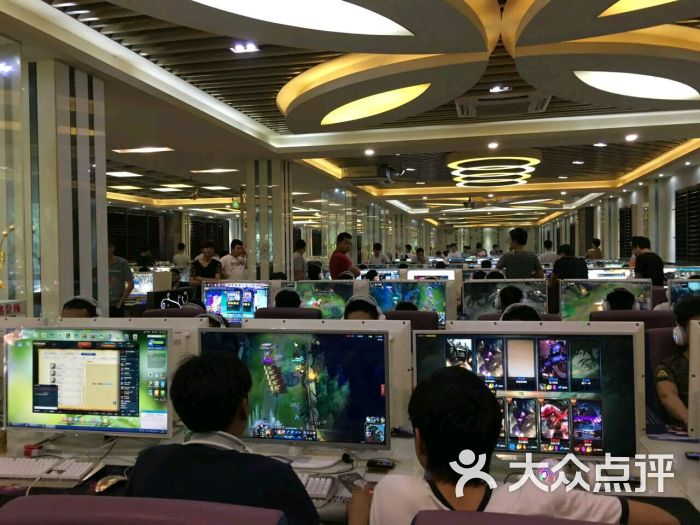 宇航网吧图片 - 第1张